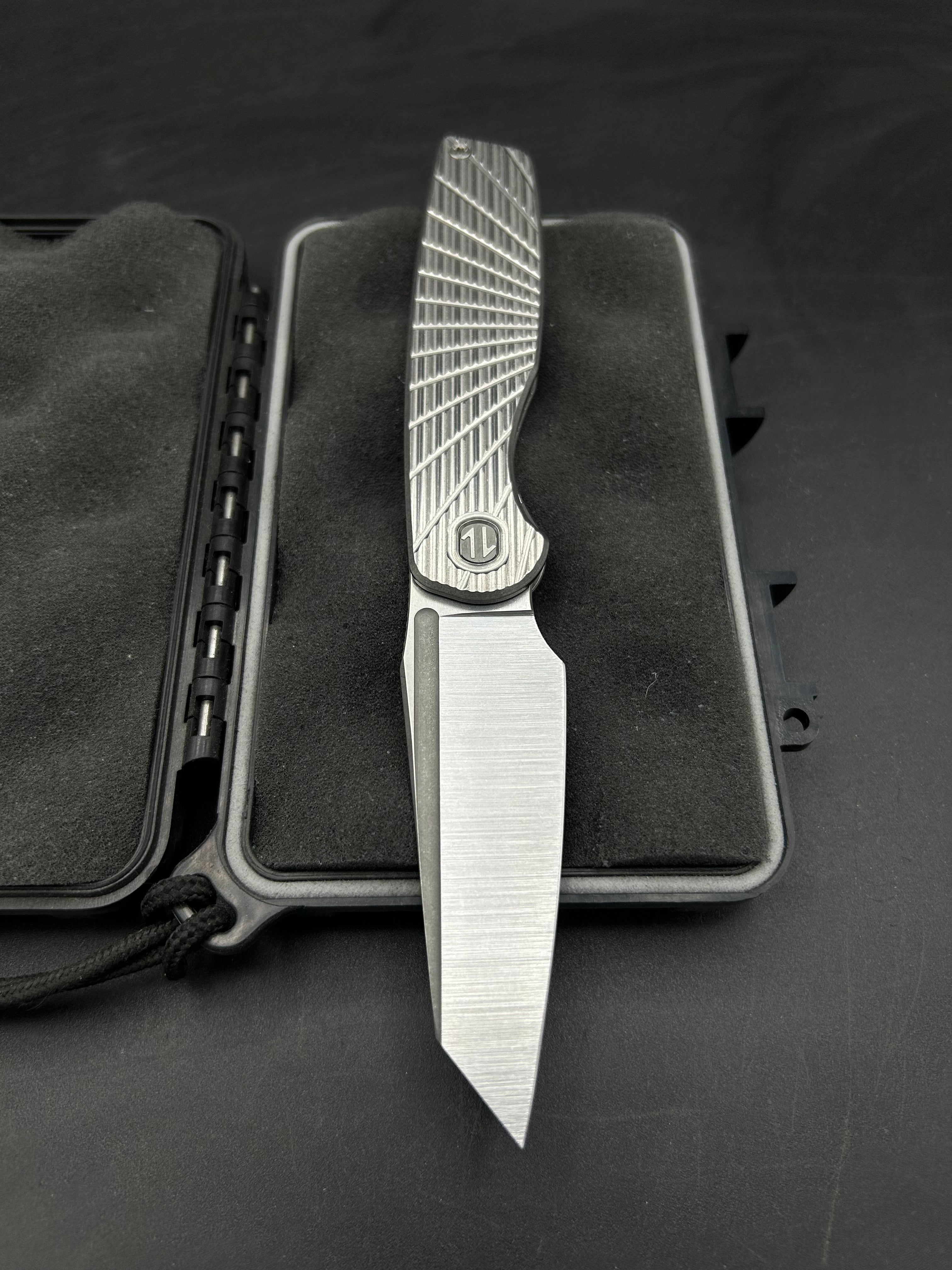 Cortex XL Prototype #002 – Brown Knives