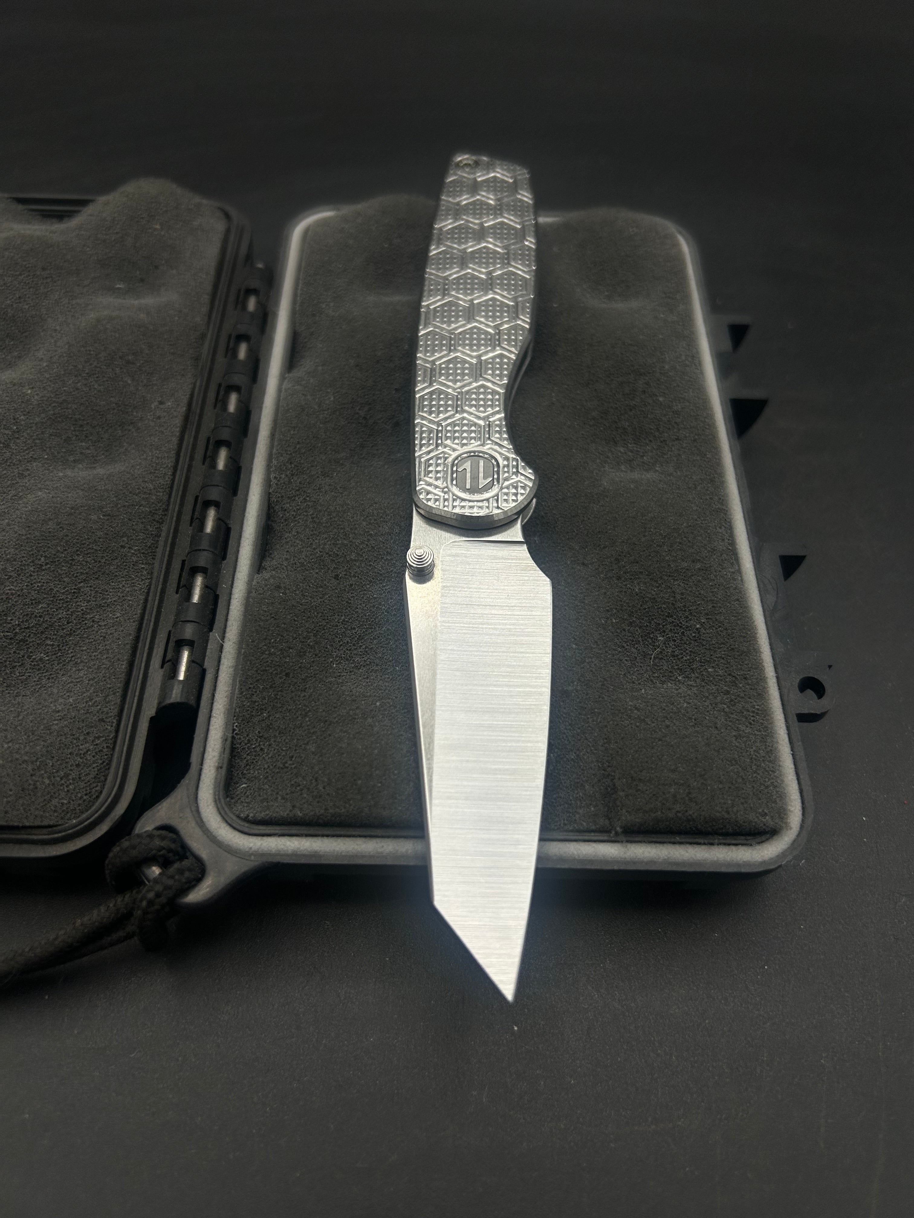 Cortex Mini #067 – Brown Knives