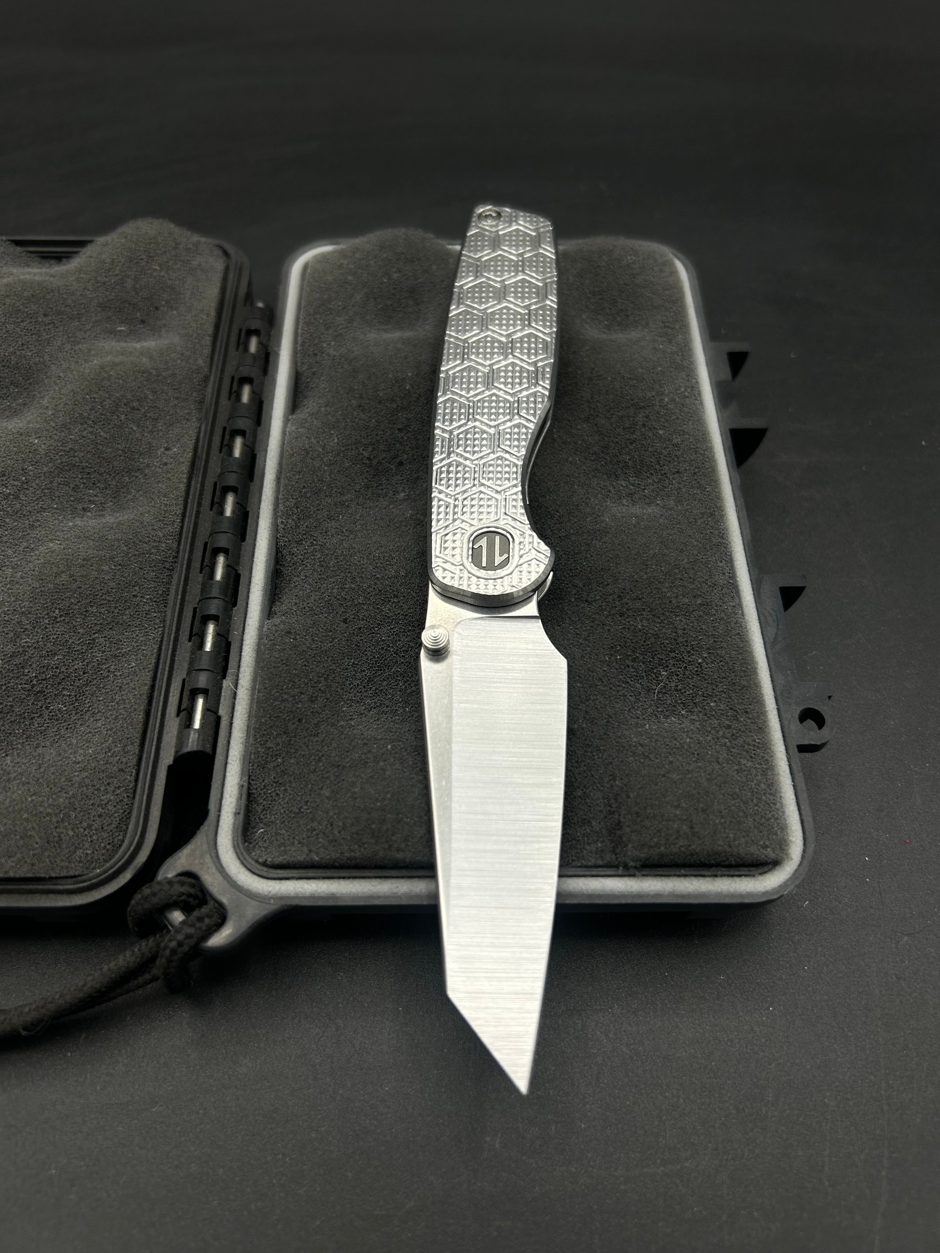 Cortex Mini #084 – Brown Knives