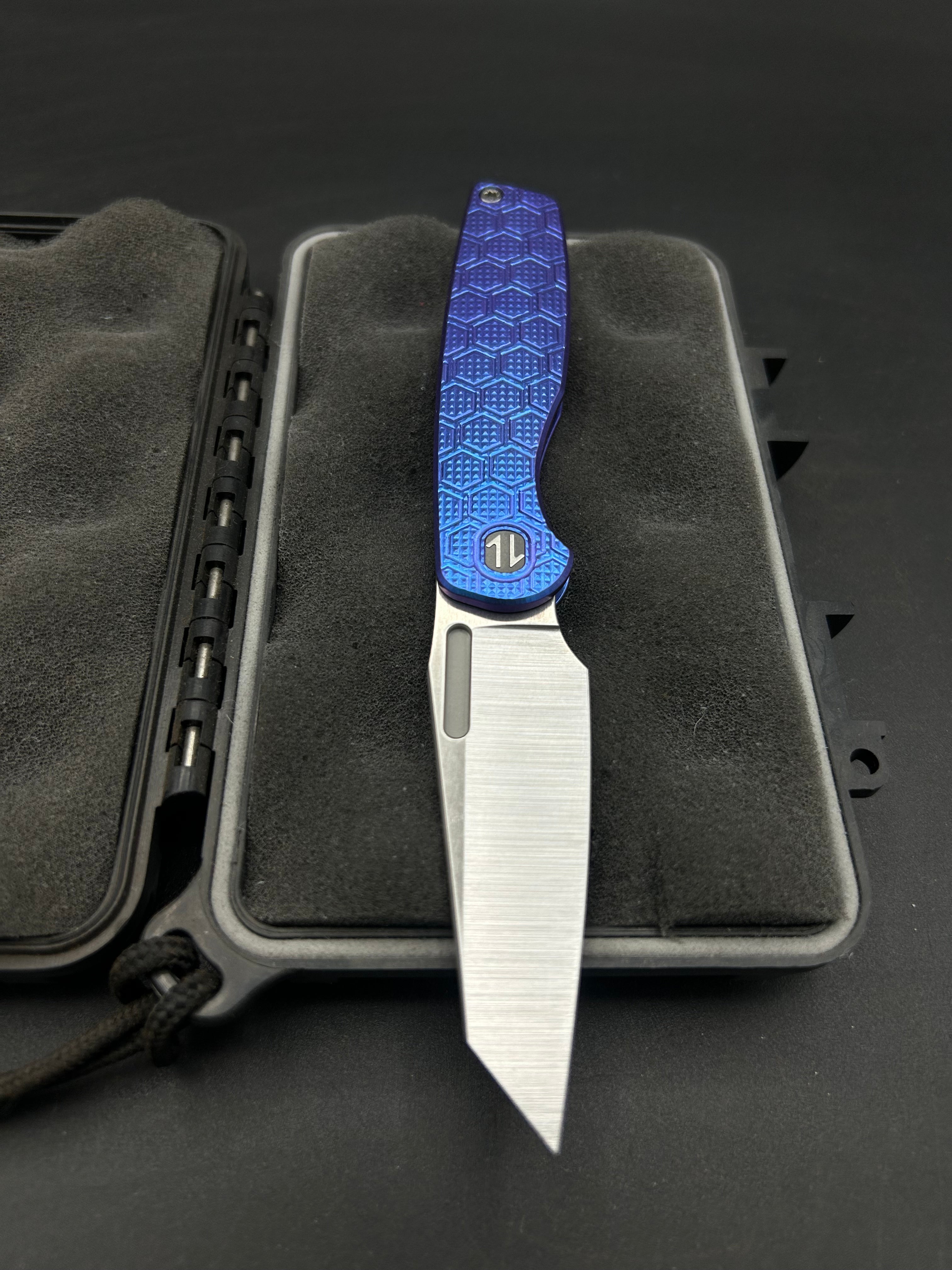 Cortex Mini #130 – Brown Knives