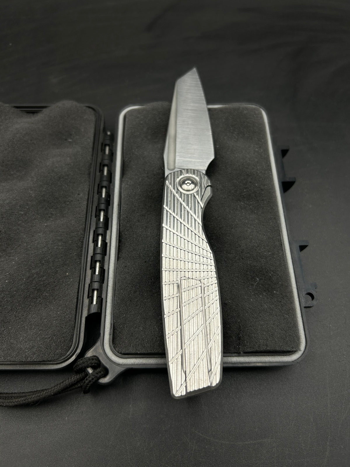 Cortex XL Prototype #002 – Brown Knives