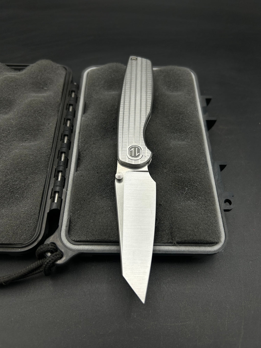 Cortex Mini Archive – Brown Knives