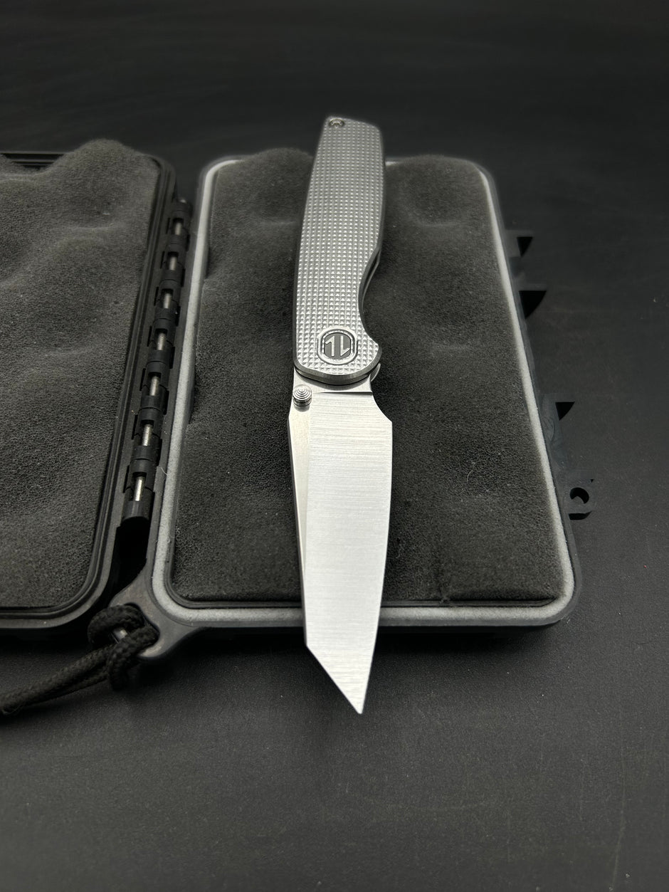 Cortex Mini Archive – Brown Knives