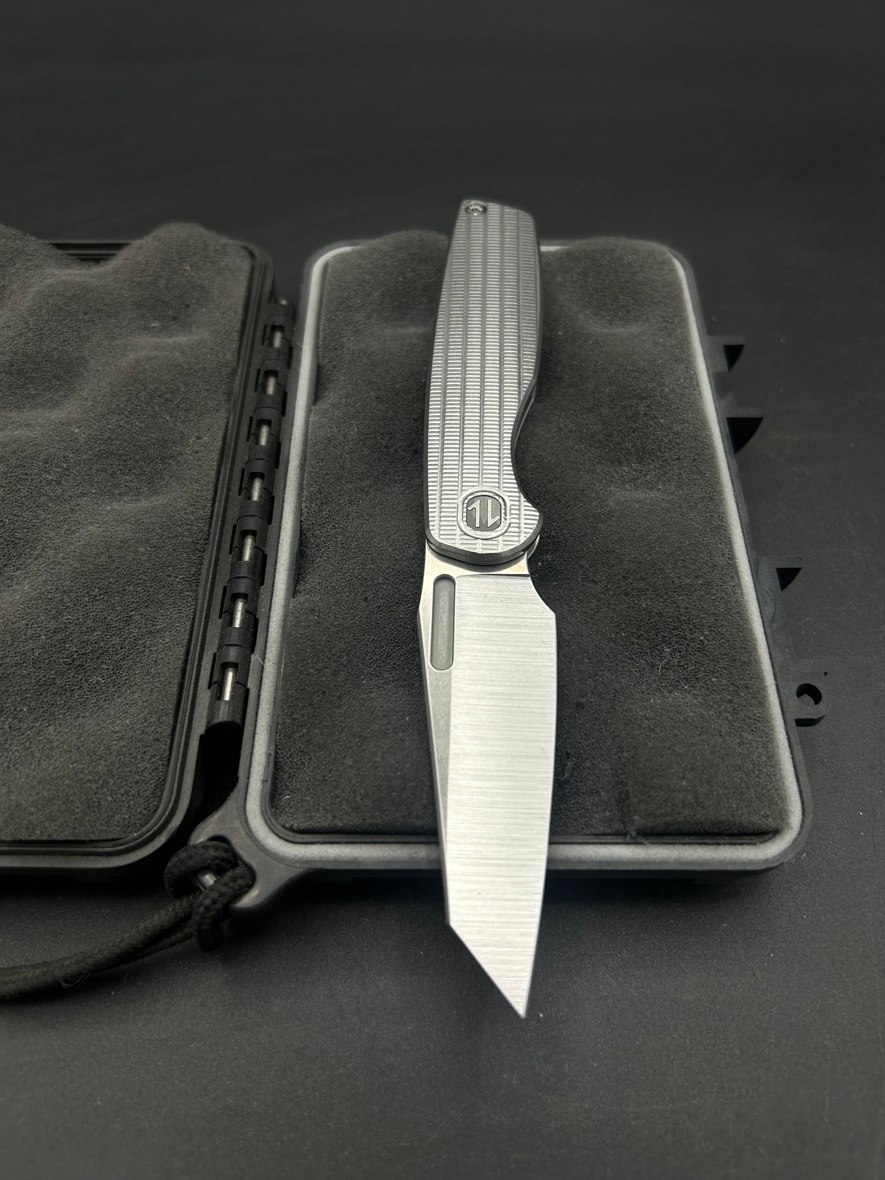 Cortex Mini #076 – Brown Knives