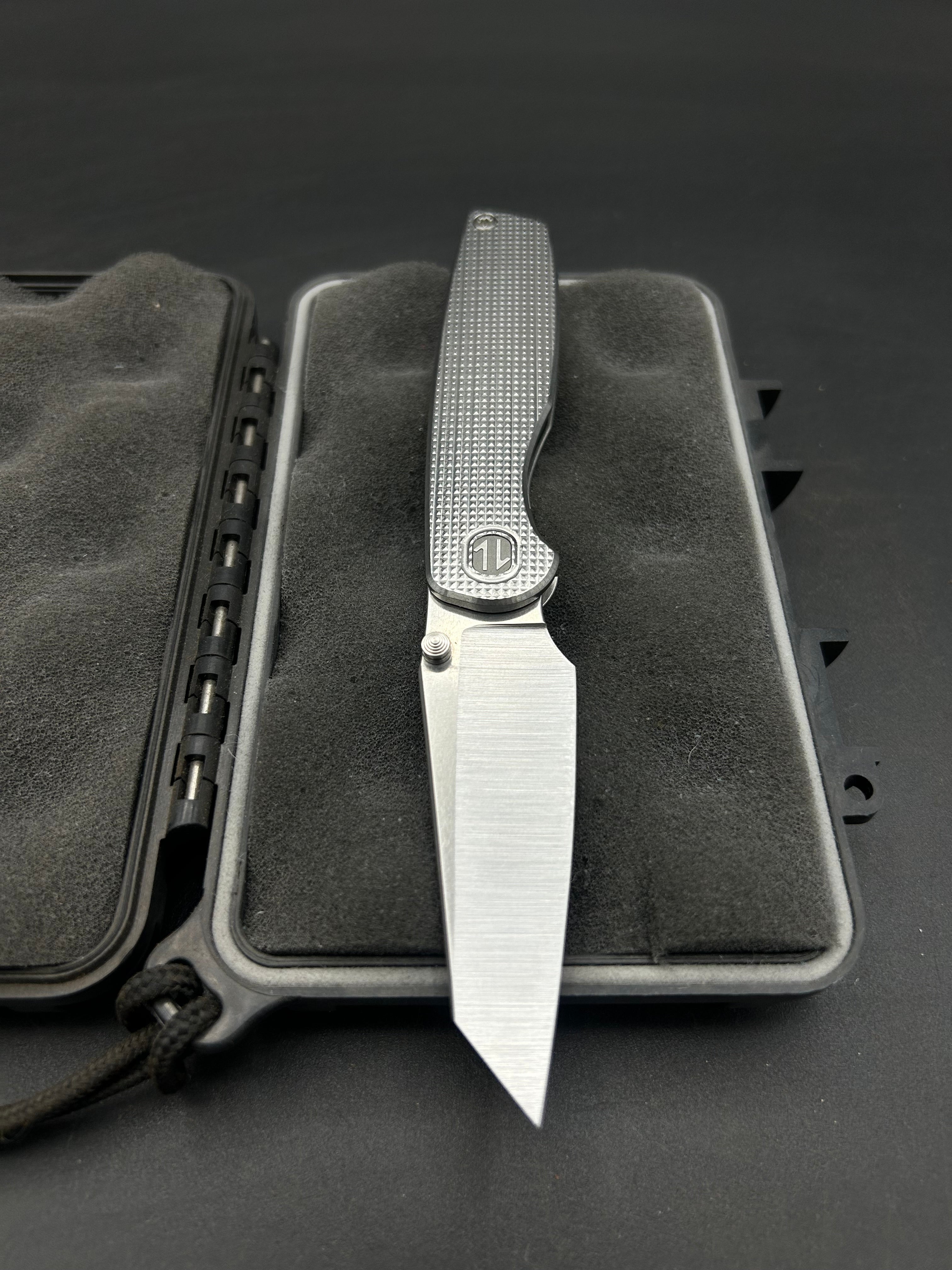 Cortex Mini #105 – Brown Knives